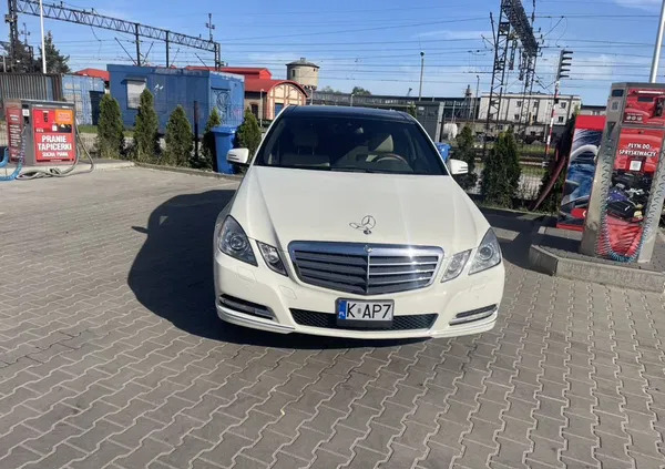 mercedes benz Mercedes-Benz Klasa E cena 58999 przebieg: 260000, rok produkcji 2011 z Bolków